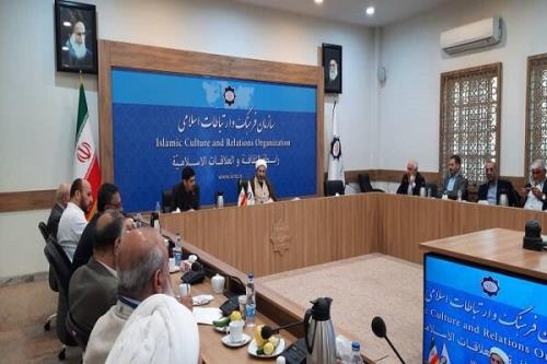 ملت ایران پای ارزش های انقلاب ایستاده اند