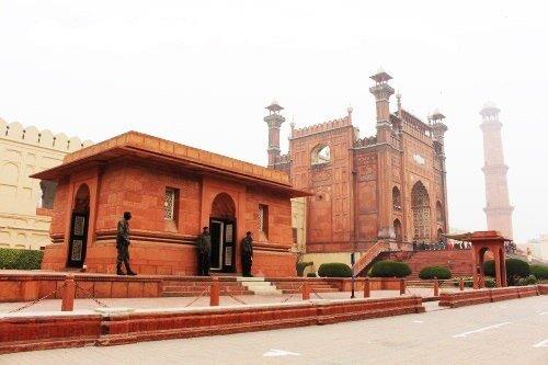 ایرانی ترین غیرایرانی