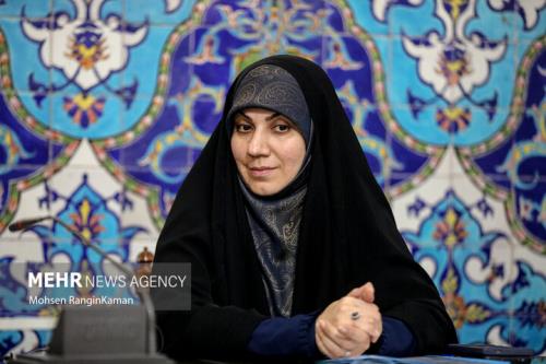عفاف و حیا در تار و پود لباس ایرانی تنیده شده اند