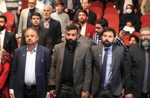 ایران برای اقبال سرزمین رویاست